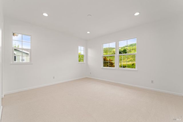 8364 Bennington Ct, Vallejo, CA 94591