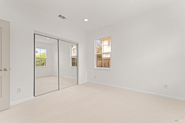 8364 Bennington Ct, Vallejo, CA 94591