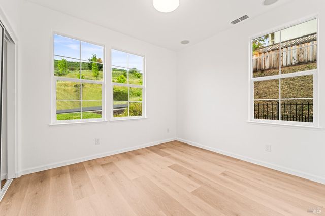 8364 Bennington Ct, Vallejo, CA 94591