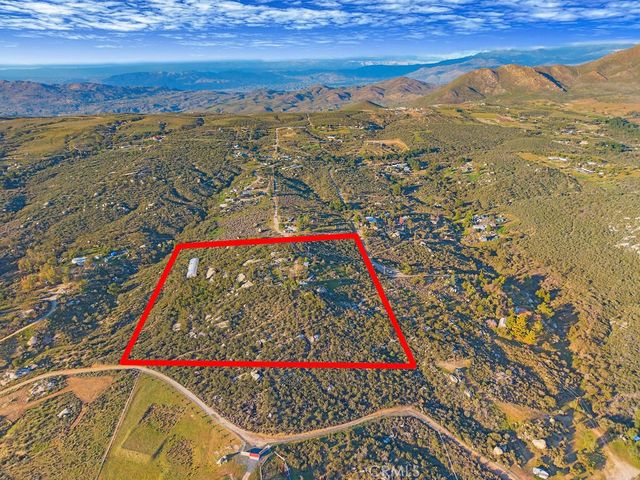 32805 Red Mountain, Hemet, CA 92544