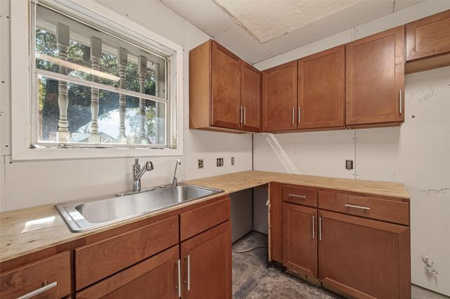 9326 Willow Meadow Drive, Houston, TX 77031