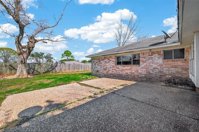 9326 Willow Meadow Drive, Houston, TX 77031