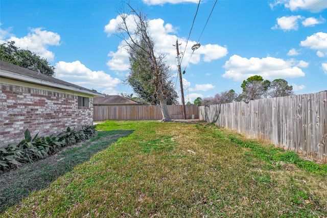 9326 Willow Meadow Drive, Houston, TX 77031