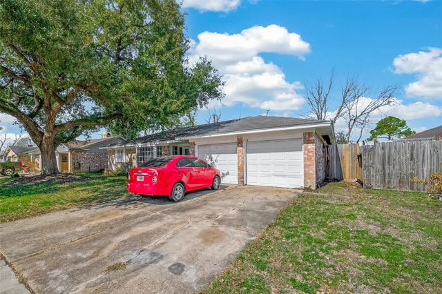 9326 Willow Meadow Drive, Houston, TX 77031