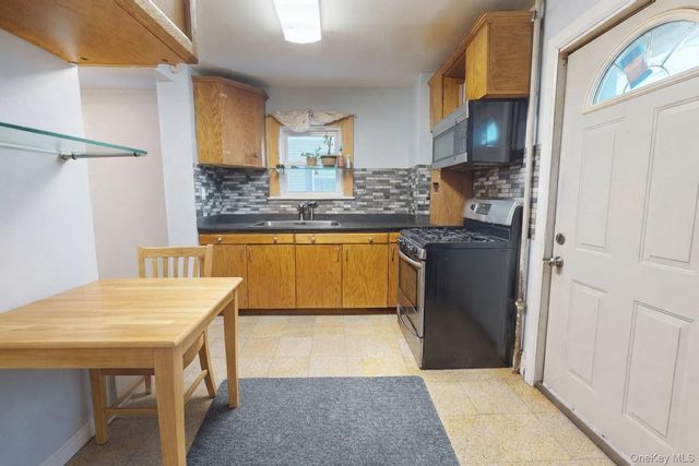 9456 199th Street, Hollis, NY 11423