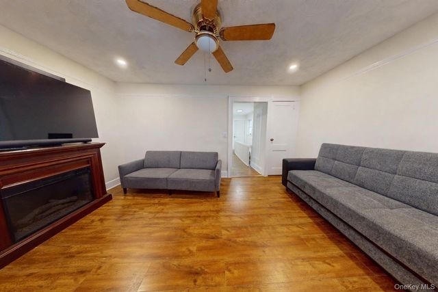 9456 199th Street, Hollis, NY 11423