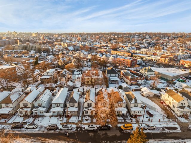 9456 199th Street, Hollis, NY 11423