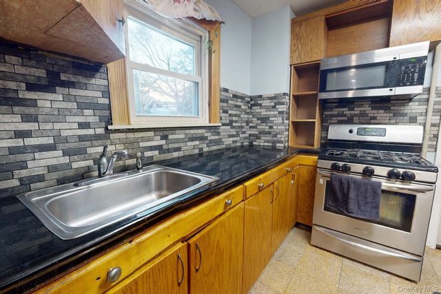 9456 199th Street, Hollis, NY 11423