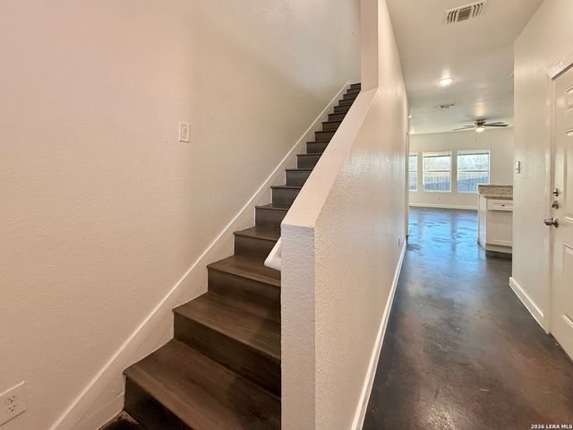 6938 Crestway Rd Unit 4, San Antonio, TX 78239