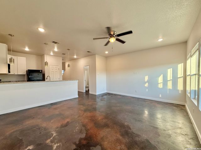6938 Crestway Rd Unit 4, San Antonio, TX 78239