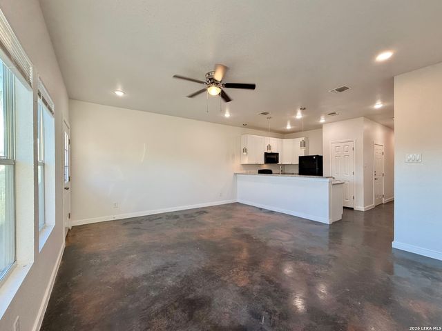 6938 Crestway Rd Unit 4, San Antonio, TX 78239