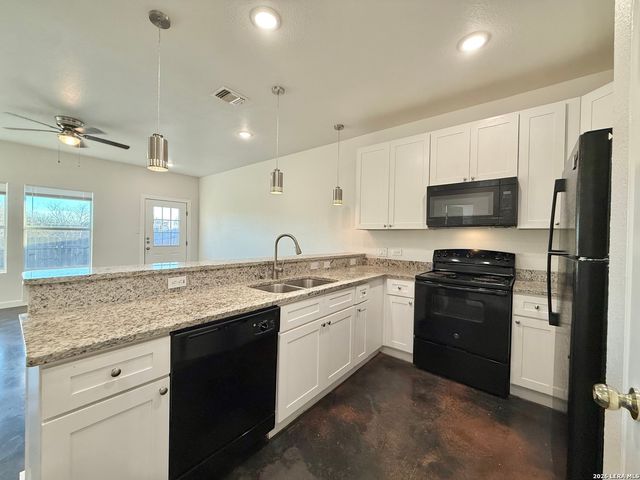 6938 Crestway Rd Unit 4, San Antonio, TX 78239