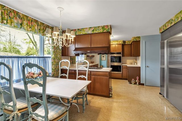 130 Troy Del Way, Amherst, NY 14221