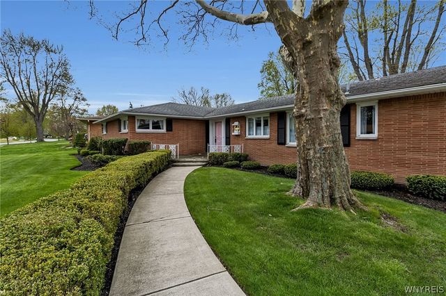 130 Troy Del Way, Amherst, NY 14221