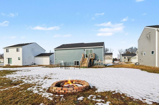 1041 Cooley Mill Lane, Vicksburg Vllg, MI 49097