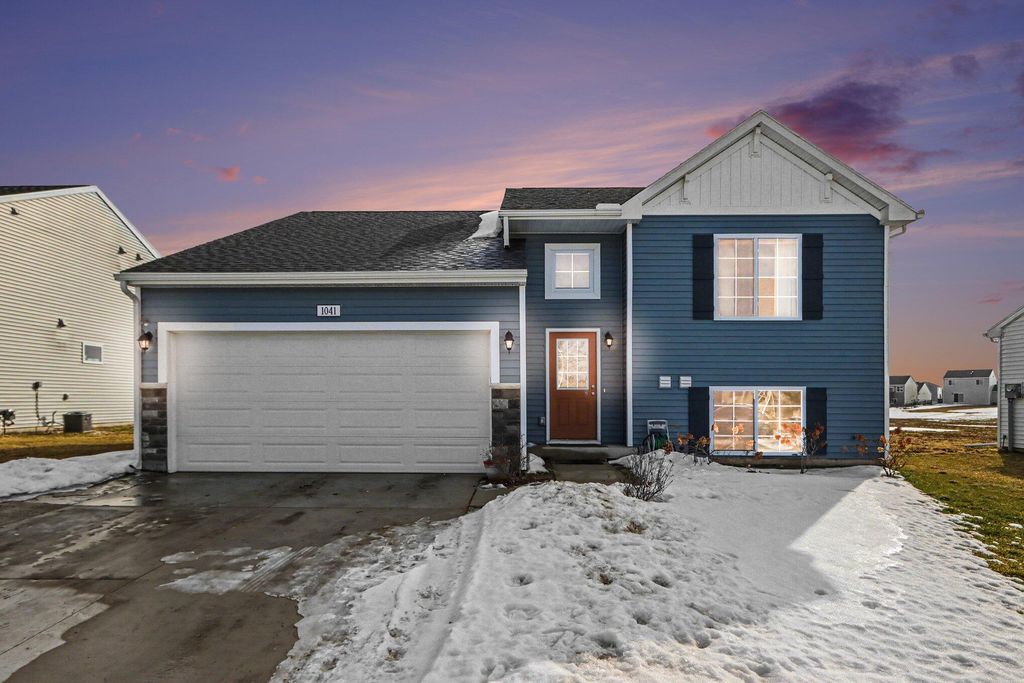 1041 Cooley Mill Lane, Vicksburg Vllg, MI 49097