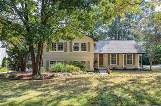 881 Huntington NW Way, Lilburn, GA 30047