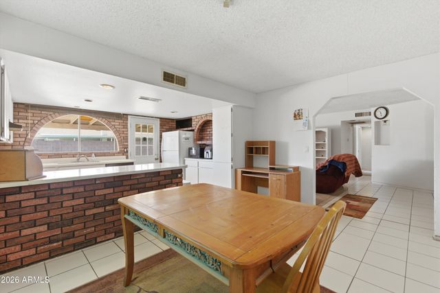 4401 W TURQUOISE Avenue, Glendale, AZ 85302
