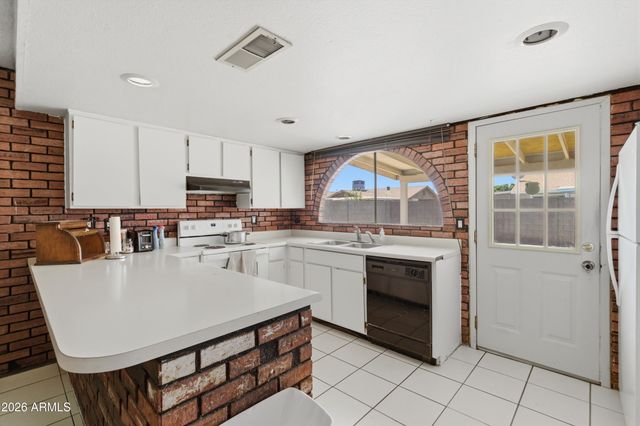 4401 W TURQUOISE Avenue, Glendale, AZ 85302