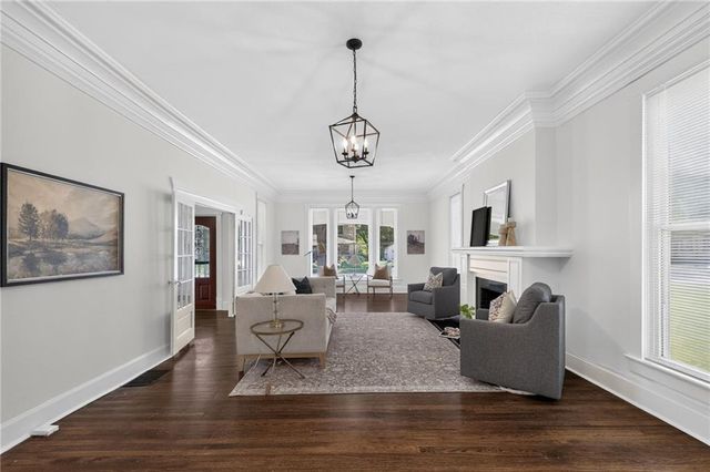 610 W Maple Avenue, Independence, MO 64050