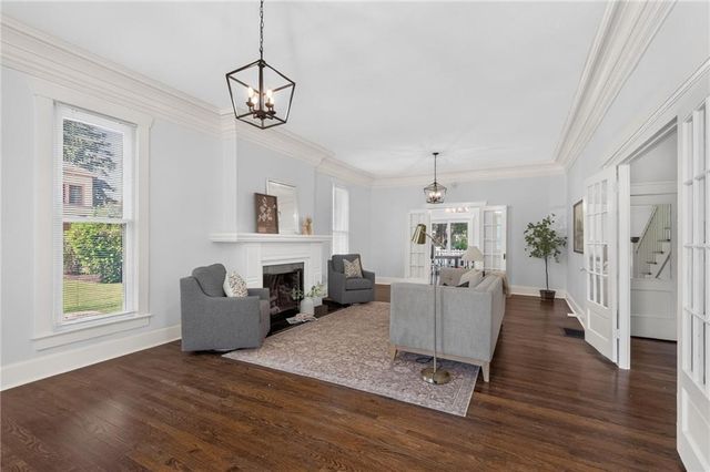 610 W Maple Avenue, Independence, MO 64050