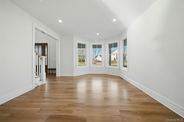 75 Crescent Court, Wading River, NY 11792