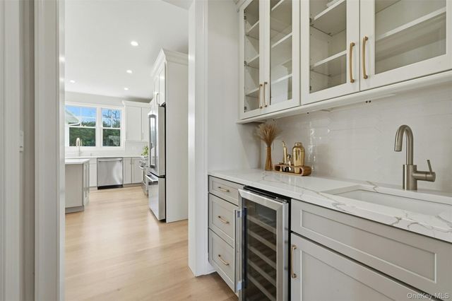 75 Crescent Court, Wading River, NY 11792