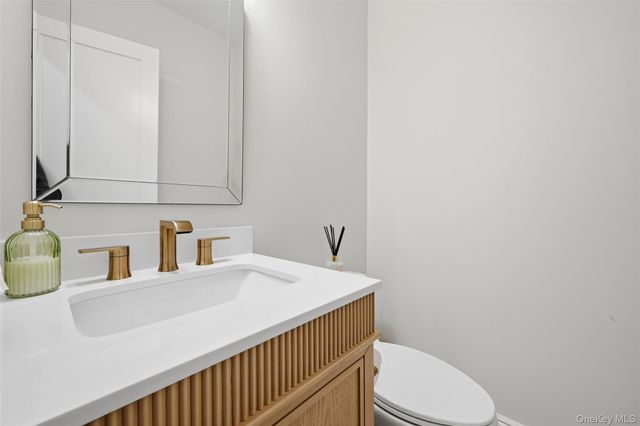 75 Crescent Court, Wading River, NY 11792