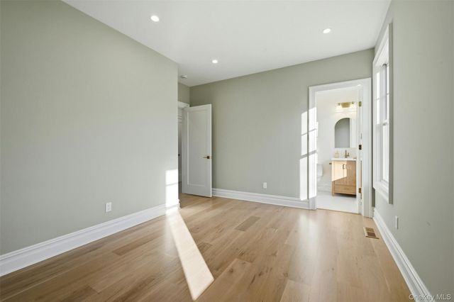 75 Crescent Court, Wading River, NY 11792