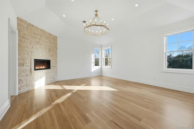 75 Crescent Court, Wading River, NY 11792