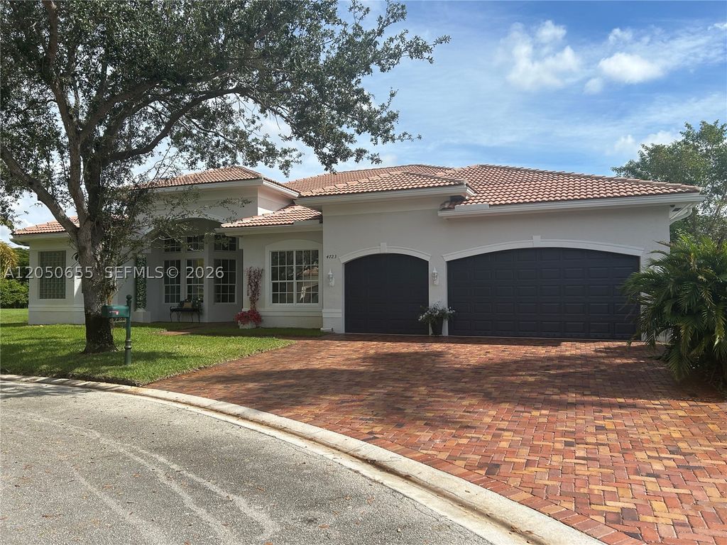 4723 SW 195th Way, Miramar, FL 33029