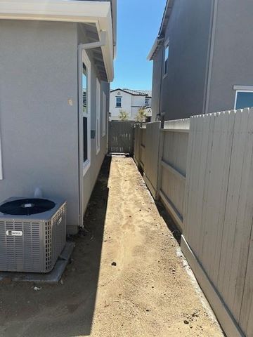 3161 Torrente Dr, Roseville, CA 95747