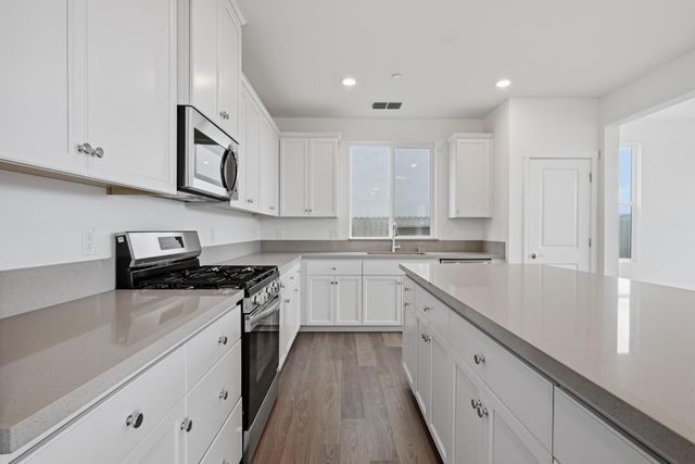 3161 Torrente Dr, Roseville, CA 95747