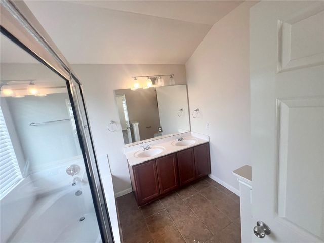 476 Nottingham LOOP, Kyle, TX 78640