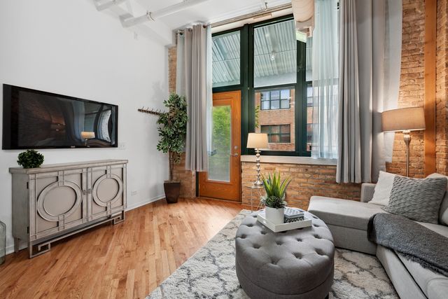 601 LINDEN Place 219, Evanston, IL 60202