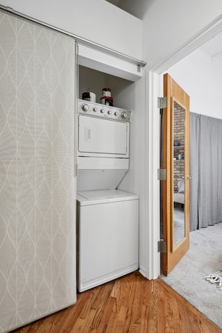 601 LINDEN Place 219, Evanston, IL 60202