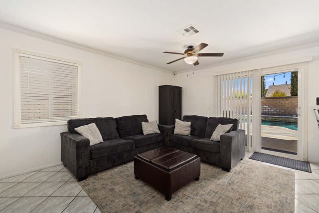 1662 W Lumber Street, Lancaster, CA 93534