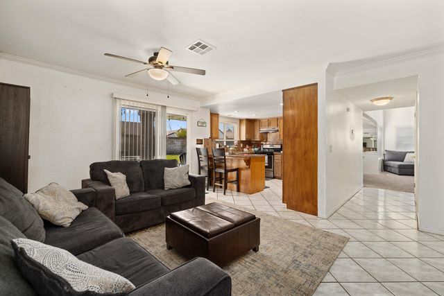 1662 W Lumber Street, Lancaster, CA 93534