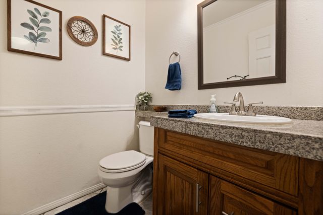 1662 W Lumber Street, Lancaster, CA 93534