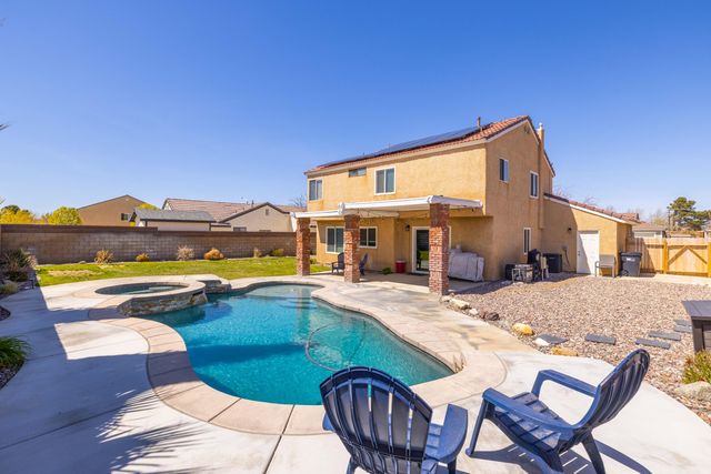 1662 W Lumber Street, Lancaster, CA 93534