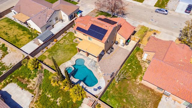 1662 W Lumber Street, Lancaster, CA 93534