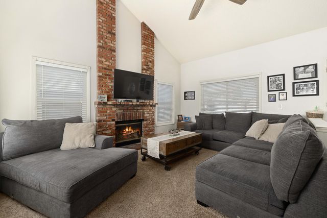 1662 W Lumber Street, Lancaster, CA 93534