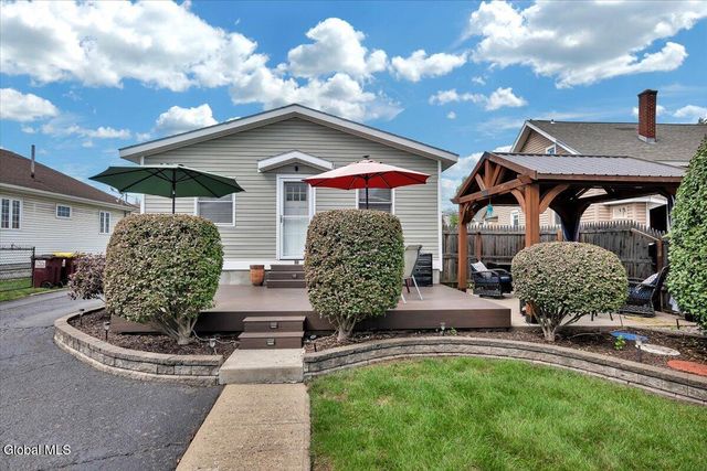 1009 N Westcott Road, Rotterdam, NY 12306