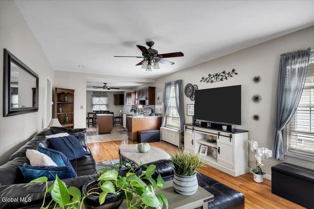 1009 N Westcott Road, Rotterdam, NY 12306