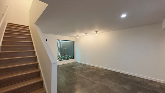 4214 Buena Vista Street 8, Dallas, TX 75205