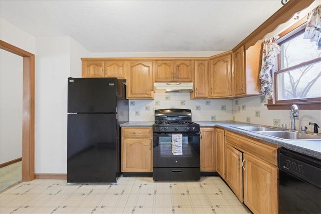 7 Brookview Court, Westerly, RI 02891