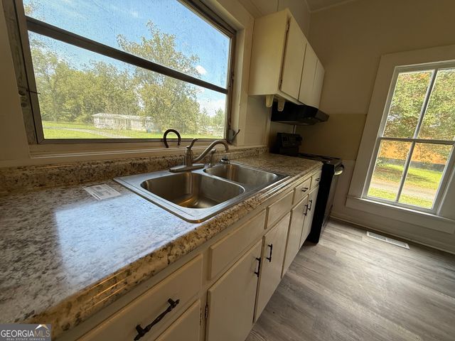 604 Shy Street, Dexter, GA 31019