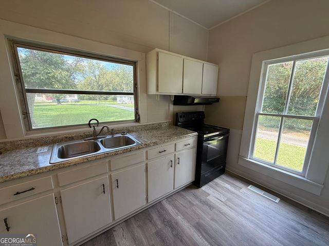 604 Shy Street, Dexter, GA 31019