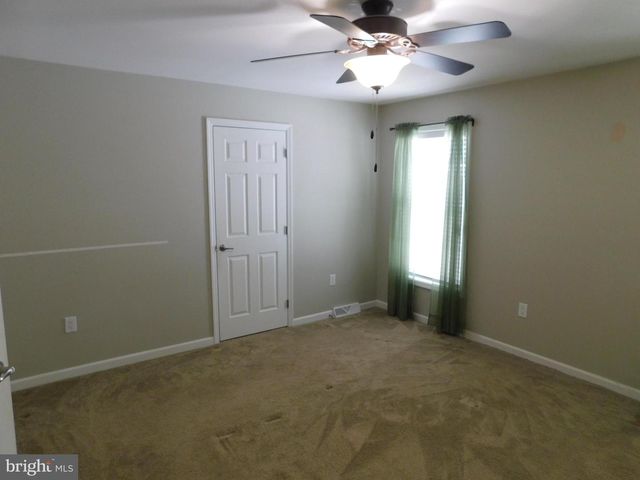 5 SANDPIPER DR, Bechtelsville, PA 19505