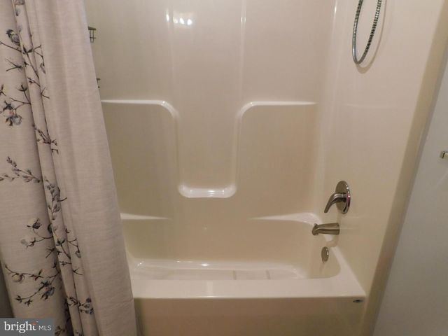 5 SANDPIPER DR, Bechtelsville, PA 19505